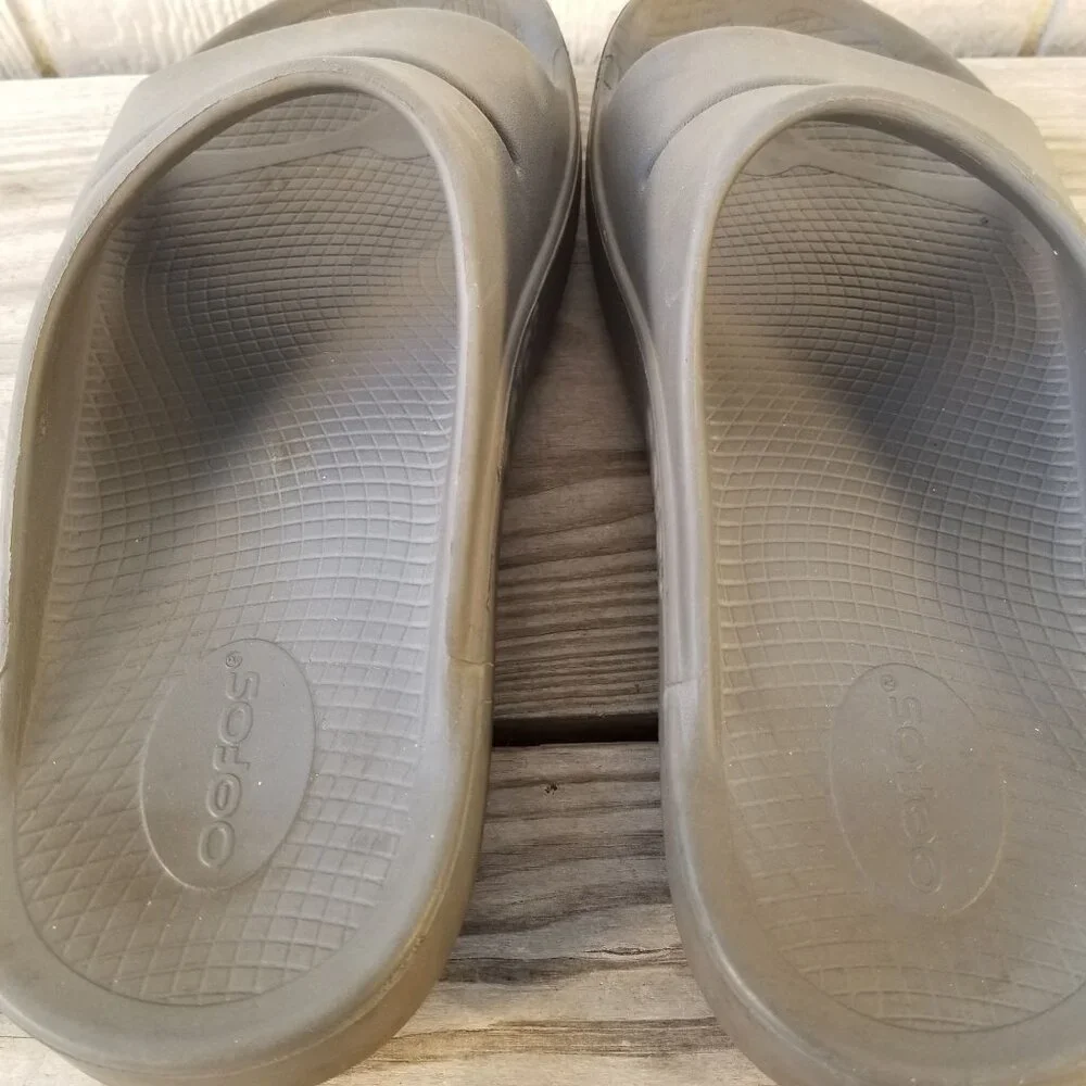 OOFOS brand size